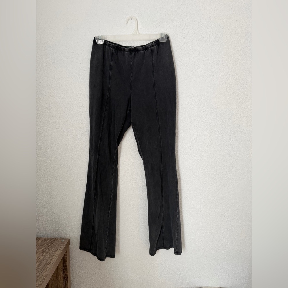 Wild Fable Mineral Washed Black Flare Leggings | Size Medium